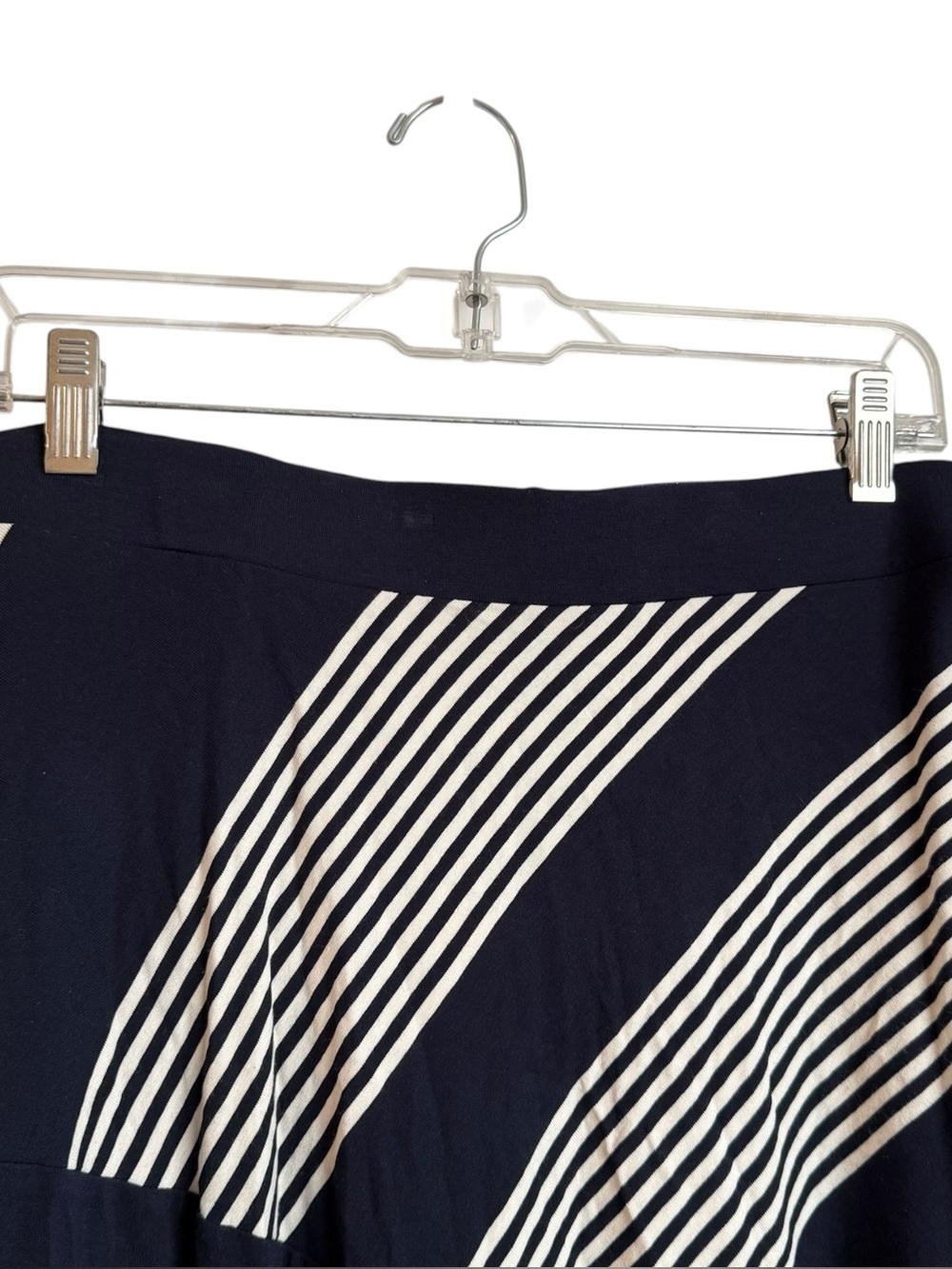 4/$25 North Style Pull On Knee Length Skirt Plus Size 2XL Navy Blue White Stripe - Picture 5 of 6